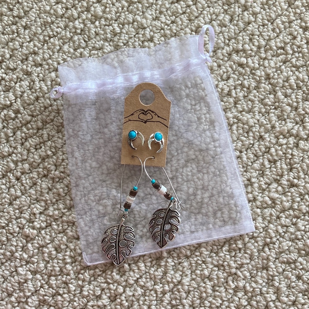 NEW Boho Silver Earrings Set Feather Hang Style and Horshoe Post Turquoise NWT